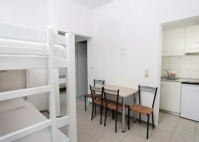 Spanos Apartments Anna\'S Lodge